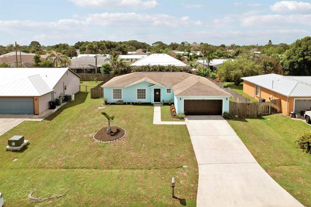 572 SW Bacon Terrace, Port St. Lucie, FL 34953