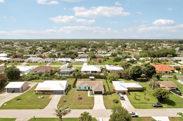 572 SW Bacon Terrace, Port St. Lucie, FL 34953