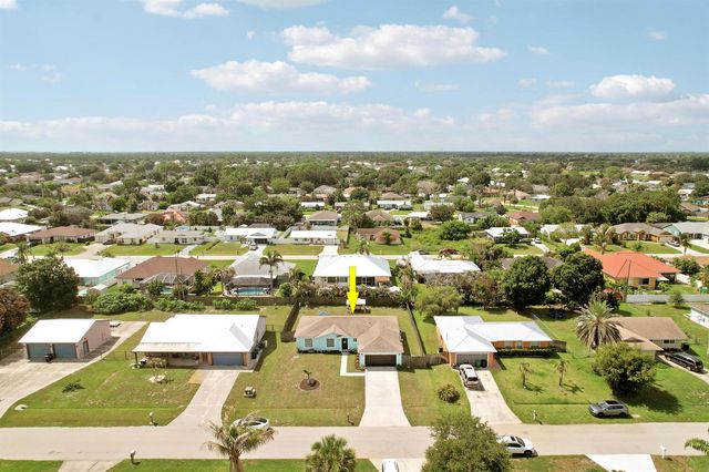 572 SW Bacon Terrace, Port St. Lucie, FL 34953