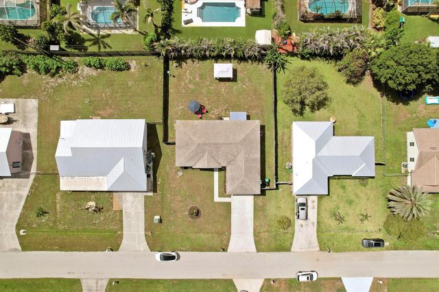 572 SW Bacon Terrace, Port St. Lucie, FL 34953
