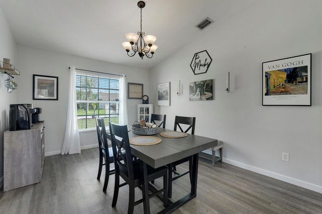 572 SW Bacon Terrace, Port St. Lucie, FL 34953