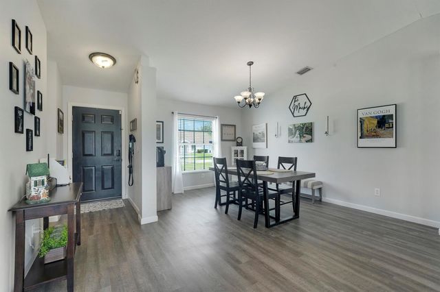 572 SW Bacon Terrace, Port St. Lucie, FL 34953