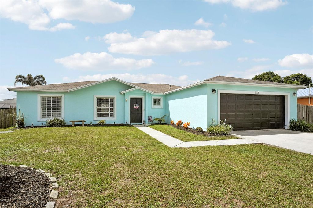 572 SW Bacon Terrace, Port St. Lucie, FL 34953