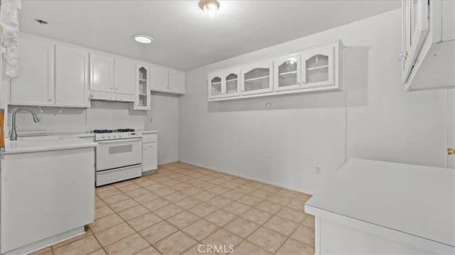 9075 Cabrillo, Riverside, CA 92503