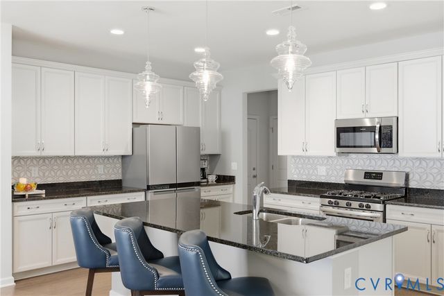 6169 Magnolia Cove Ct, Chester, VA 23831