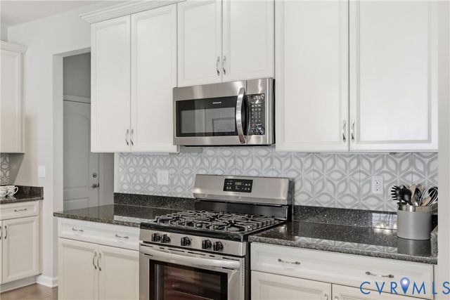 6169 Magnolia Cove Ct, Chester, VA 23831