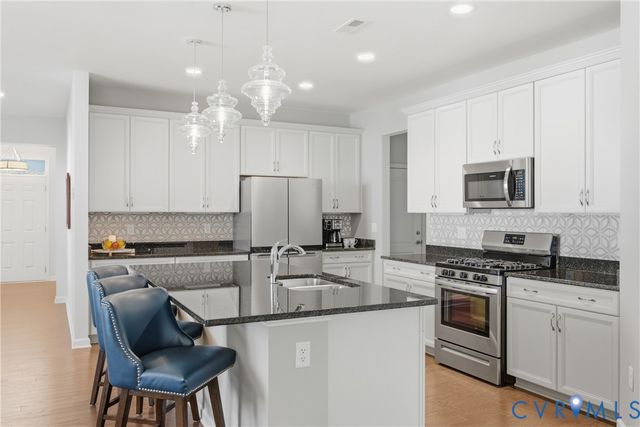 6169 Magnolia Cove Ct, Chester, VA 23831