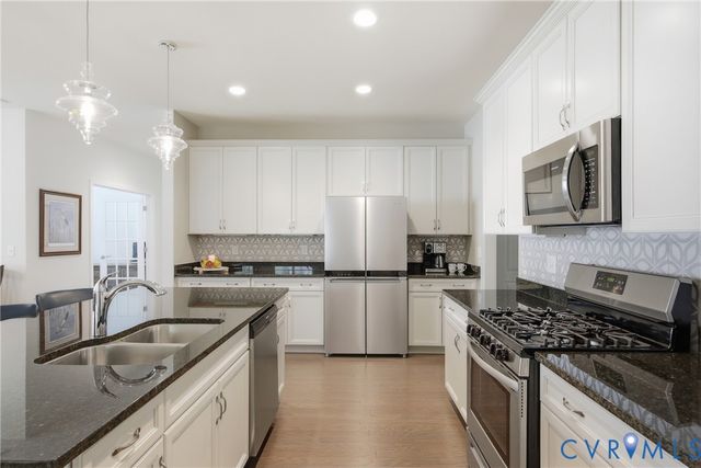 6169 Magnolia Cove Ct, Chester, VA 23831