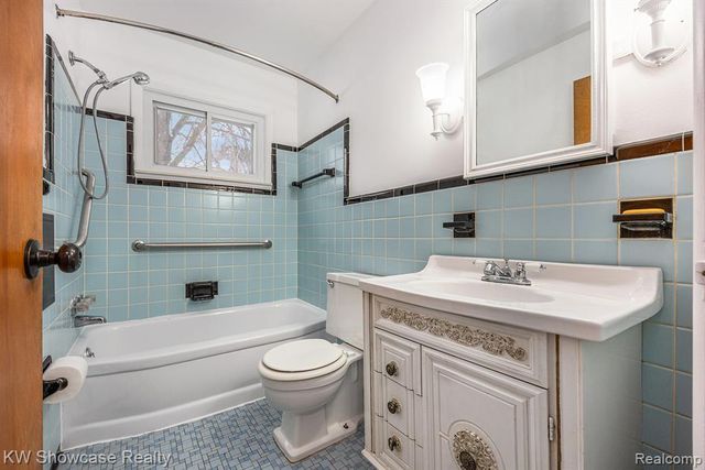 575 4th Avenue, Pontiac, MI 48340