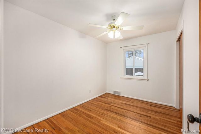 575 4th Avenue, Pontiac, MI 48340