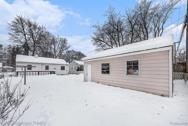 575 4th Avenue, Pontiac, MI 48340