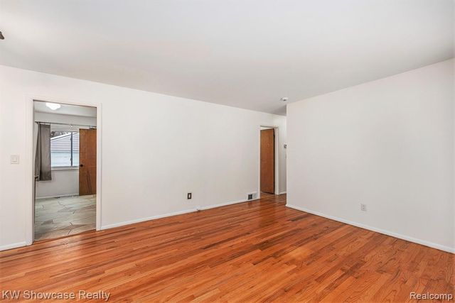 575 4th Avenue, Pontiac, MI 48340