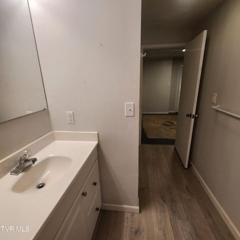 153 H R King Road, 1, Gray, TN 37615