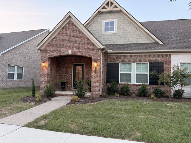 9030 Headwaters Dr, Franklin, TN 37064