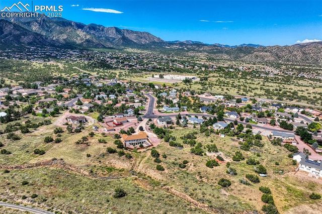 200 Wolf Cub Trail, Canon City, CO 81212