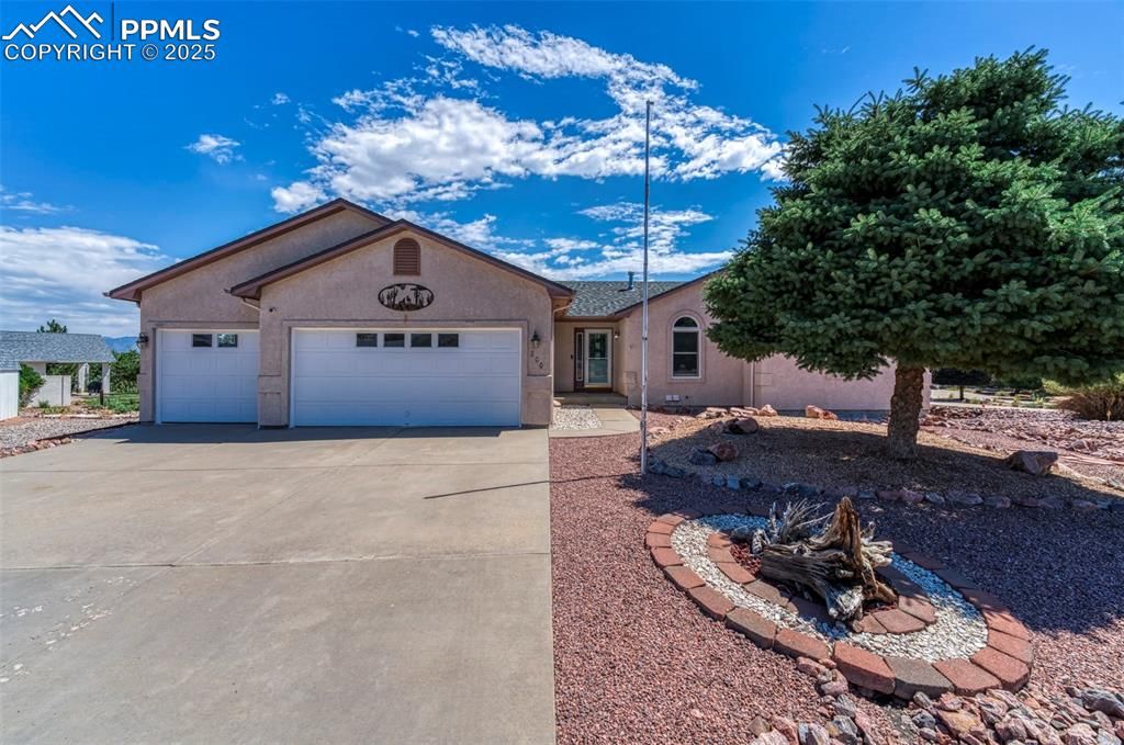 200 Wolf Cub Trail, Canon City, CO 81212