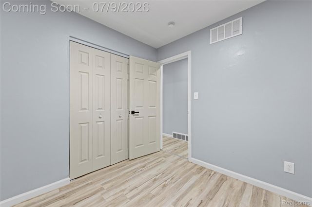 7218 Superior, Center Line, MI 48015