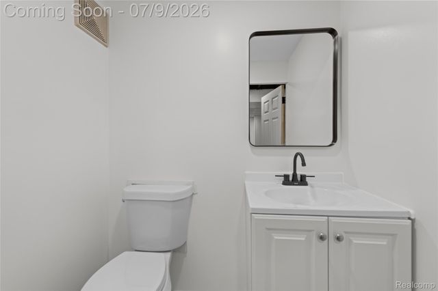 7218 Superior, Center Line, MI 48015