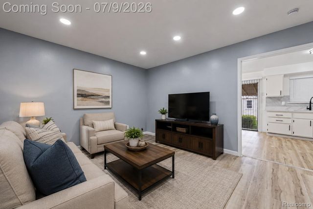 7218 Superior, Center Line, MI 48015