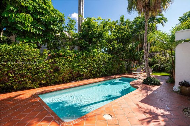 3765-1 Carmen Ct, Coconut Grove, FL 33133