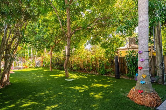 3765-1 Carmen Ct, Coconut Grove, FL 33133