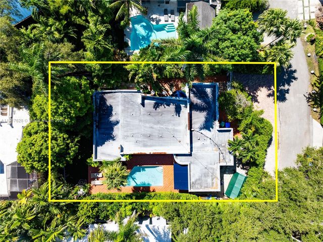 3765-1 Carmen Ct, Coconut Grove, FL 33133