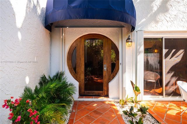 3765-1 Carmen Ct, Coconut Grove, FL 33133