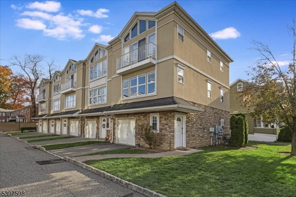 14 Central Ave UNIT 1, Rochelle Park Twp., NJ 07662