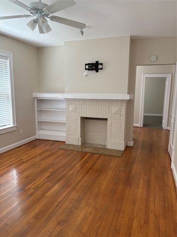 905 N Bishop Avenue A, Dallas, TX 75208