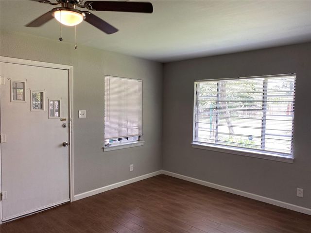 8914 Linda Vista Road, Houston, TX 77078