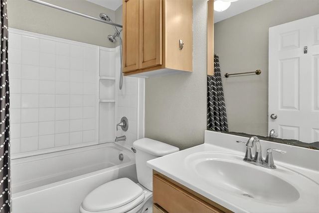 2110 Encino Dr, Corpus Christi, TX 78414