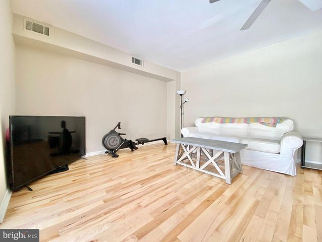 BISHOP DR, Aston, PA 19014