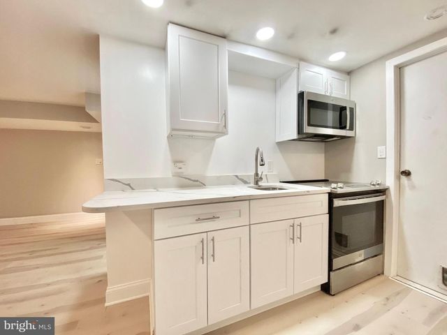 BISHOP DR, Aston, PA 19014