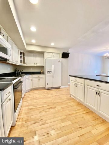 BISHOP DR, Aston, PA 19014