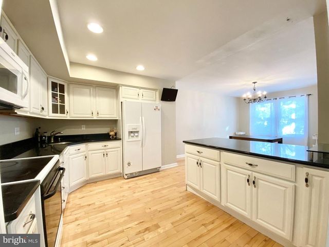 BISHOP DR, Aston, PA 19014