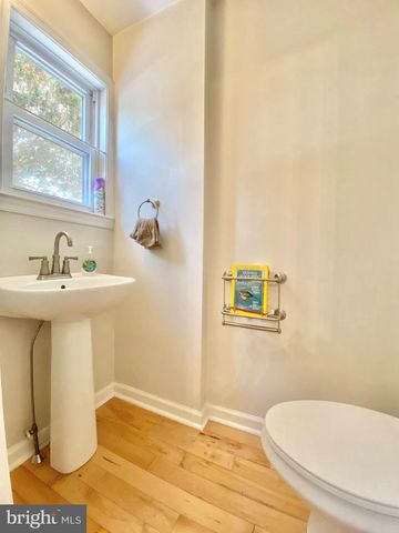 BISHOP DR, Aston, PA 19014