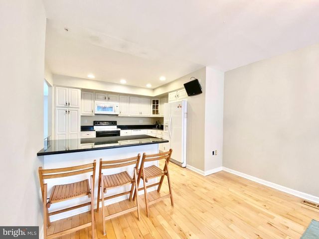 BISHOP DR, Aston, PA 19014