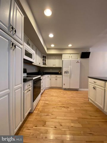 BISHOP DR, Aston, PA 19014