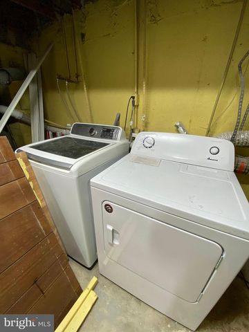 BISHOP DR, Aston, PA 19014