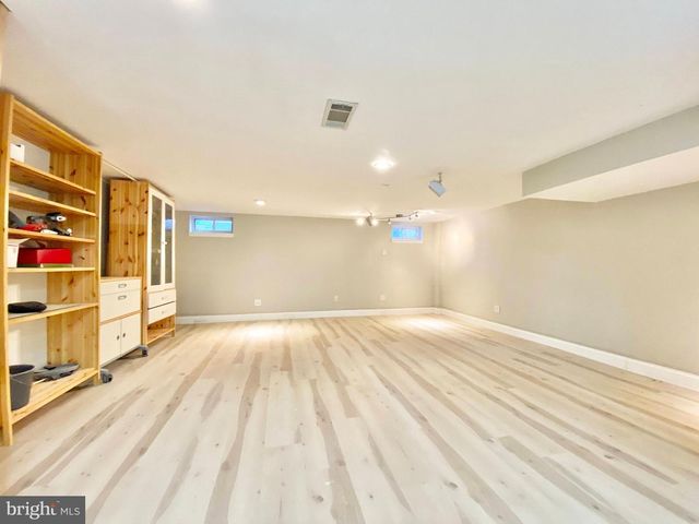 BISHOP DR, Aston, PA 19014