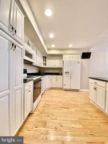 BISHOP DR, Aston, PA 19014