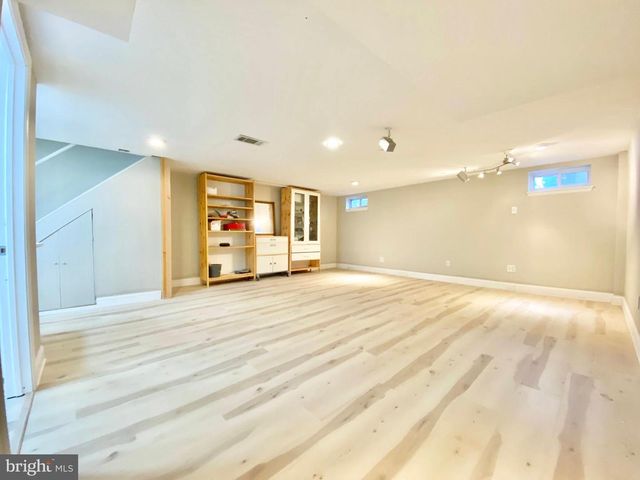 BISHOP DR, Aston, PA 19014