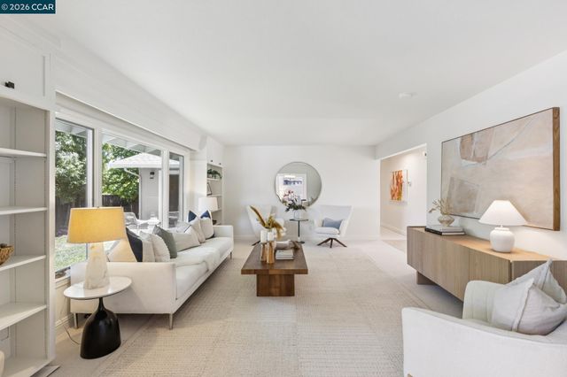 263 Tharp Dr, Moraga, CA 94556