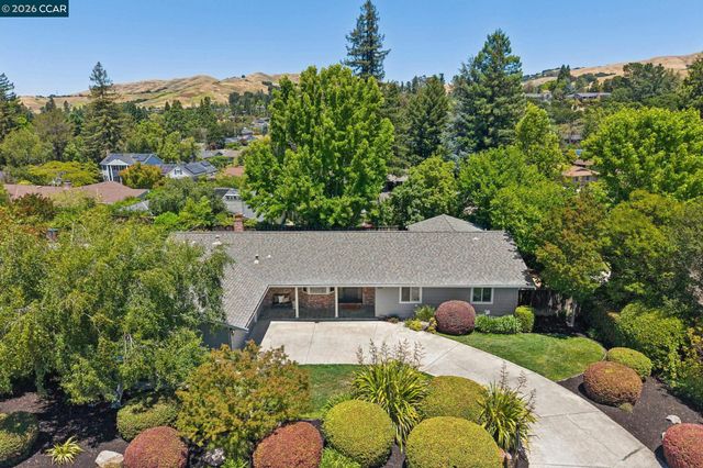 263 Tharp Dr, Moraga, CA 94556
