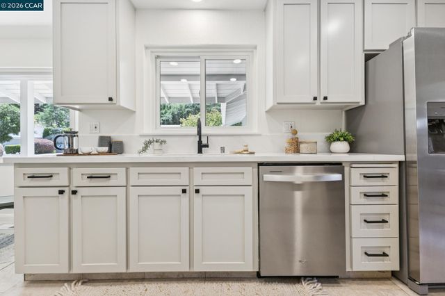 263 Tharp Dr, Moraga, CA 94556