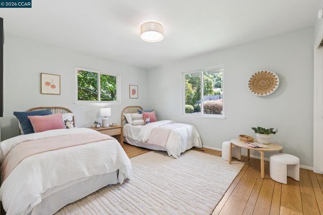 263 Tharp Dr, Moraga, CA 94556