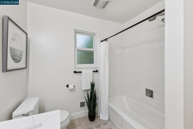 263 Tharp Dr, Moraga, CA 94556