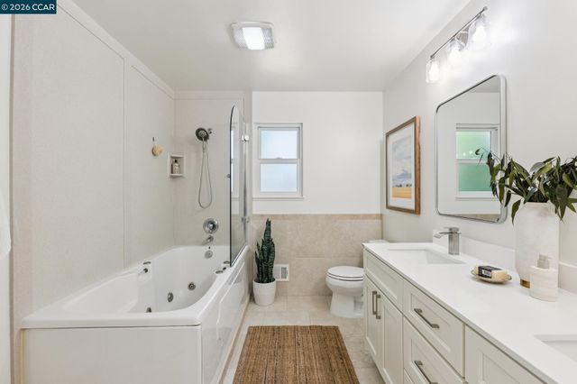 263 Tharp Dr, Moraga, CA 94556