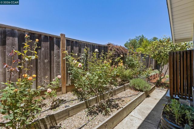263 Tharp Dr, Moraga, CA 94556