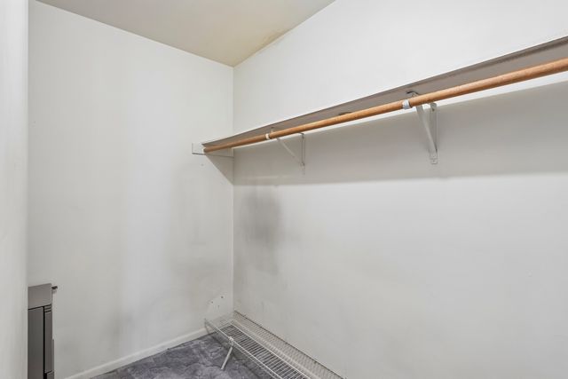 1320 Cass Lane W 201, Westmont, IL 60559